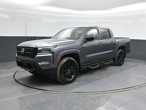 Used 2023 Nissan Frontier SV w/ Midnight Edition Package AWD/4WD image 9