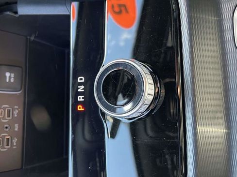 Used 2025 Jeep Grand Cherokee L Laredo image 24