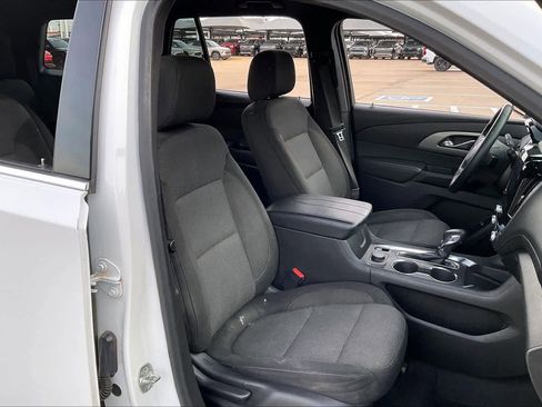 Used 2023 Chevrolet Traverse LT image 10