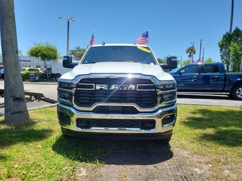 Certified 2025 RAM 2500 Big Horn AWD/4WD image 2