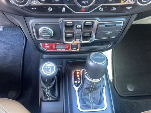 Used 2022 Jeep Gladiator Rubicon w/ LED Lighting Group AWD/4WD image 20
