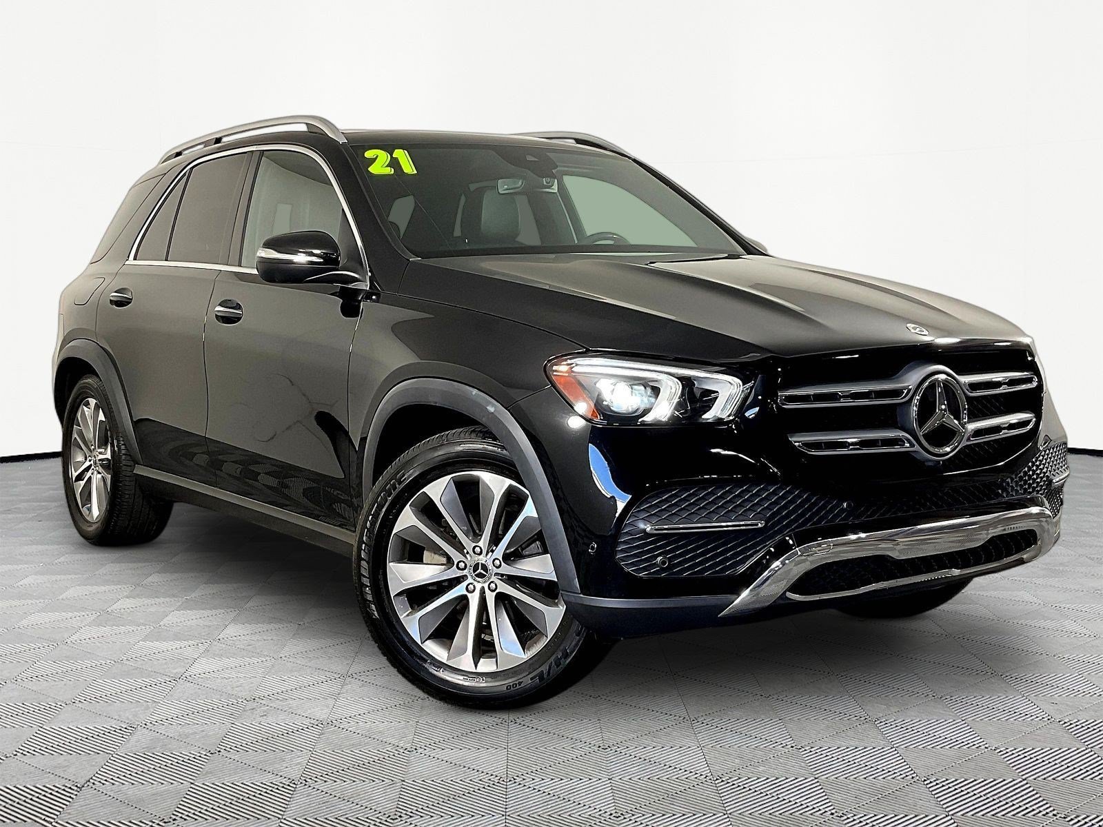Used 2021 Mercedes-Benz GLE 350 4MATIC image 3