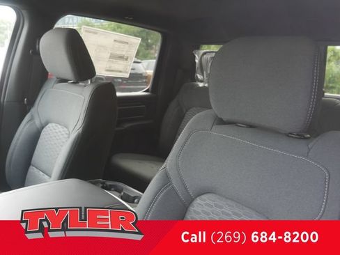 New 2026 RAM 1500 4x4 Crew Cab image 39