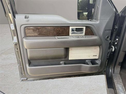Used 2014 Ford F150 Platinum image 14