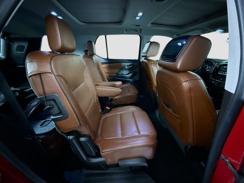 Used 2018 Chevrolet Traverse High Country w/ LPO, Cargo Package AWD/4WD image 27