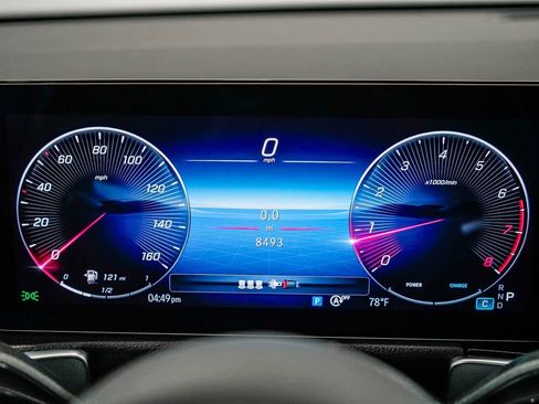 Used 2025 Mercedes-Benz GLB 250 image 24