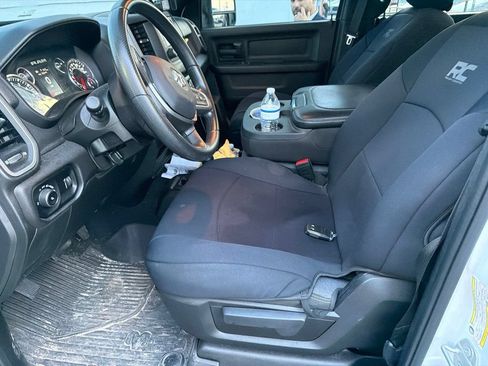 Used 2024 RAM 2500 Tradesman w/ Chrome Appearance Group AWD/4WD image 10