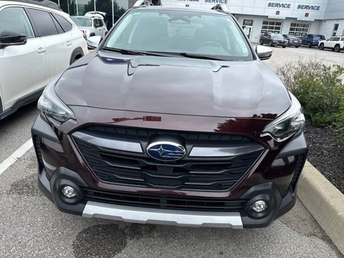 Used 2024 Subaru Outback Touring AWD/4WD image 3