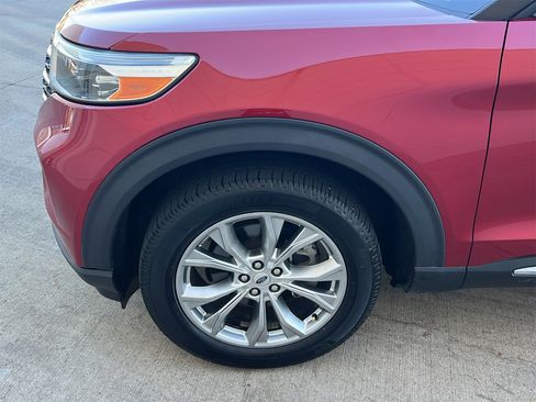 Used 2020 Ford Explorer XLT w/ Equipment Group 202A image 9
