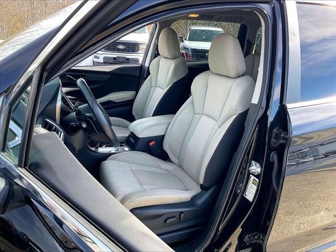 Used 2023 Subaru Ascent Premium w/ Convenience Package image 9