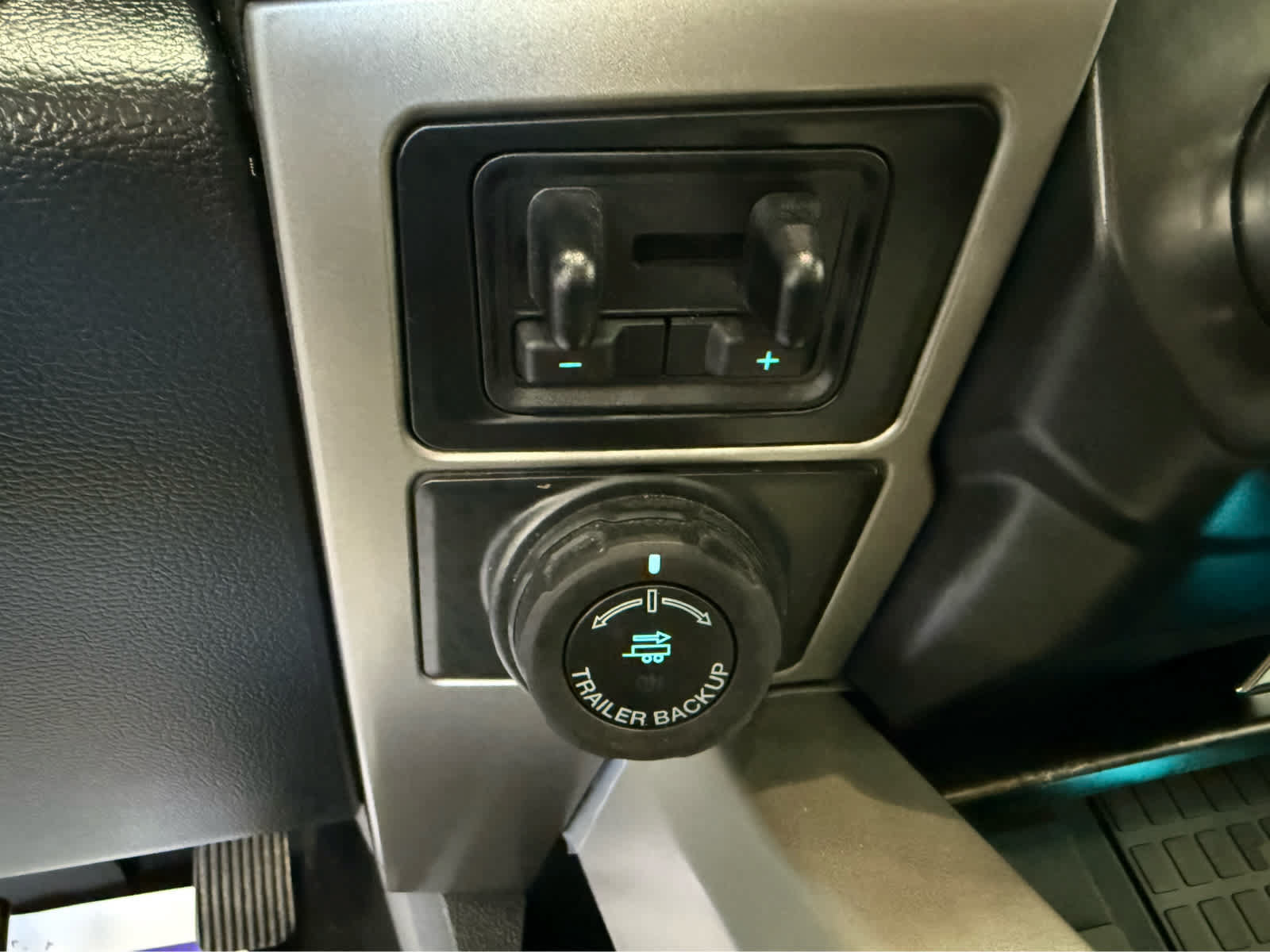 Used 2022 Ford F250 Lariat w/ Lariat Ultimate Package AWD/4WD image 23