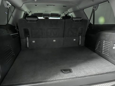 Used 2018 Chevrolet Suburban LT AWD/4WD image 12