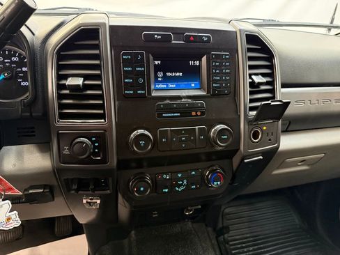 Used 2019 Ford F250 XLT w/ XLT Value Package image 15