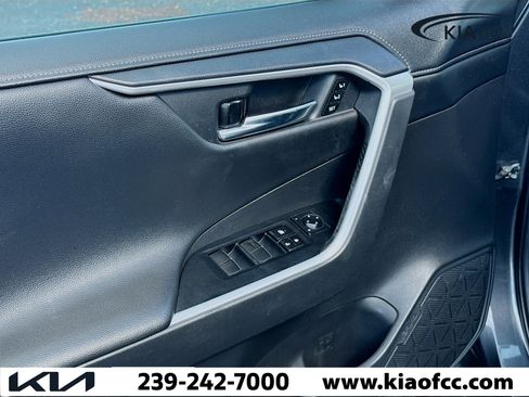 Used 2021 Toyota RAV4 Limited image 23