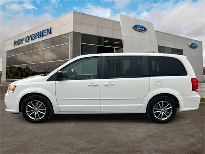 Used 2017 Dodge Grand Caravan SE