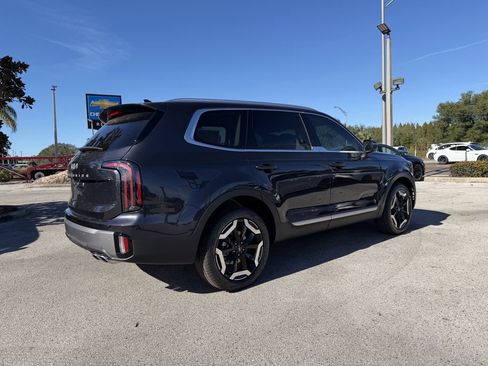 New 2025 Kia Telluride EX w/ EX Captain's Chair Package image 5
