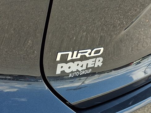 Used 2023 Kia Niro EX FWD image 30