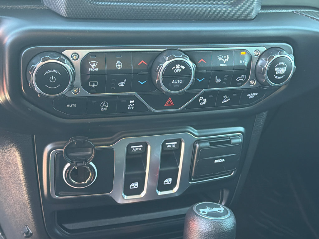 Used 2019 Jeep Wrangler Sport AWD/4WD image 27