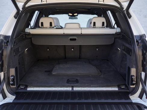 Used 2025 BMW X5 xDrive50e w/ M Sport Package image 39