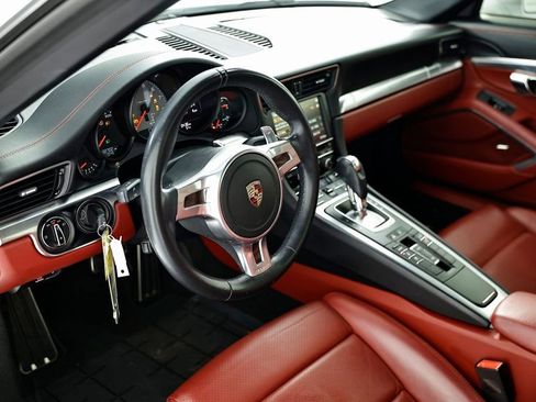 Certified 2015 Porsche 911 Targa 4S image 4