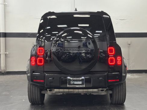 Used 2024 Land Rover Defender 110 X-Dynamic SE AWD/4WD image 11