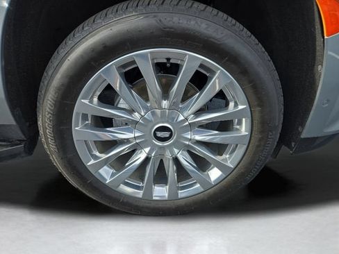 Used 2023 Cadillac Escalade ESV Premium Luxury AWD/4WD image 44