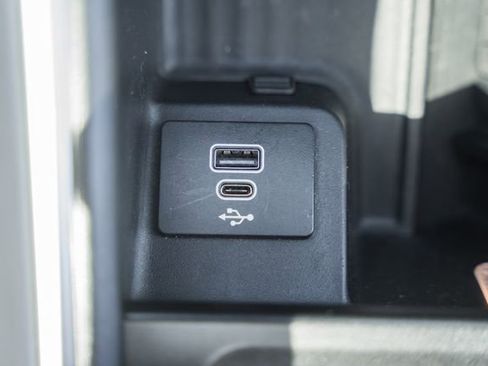 Used 2025 Ford Expedition Active RWD image 38