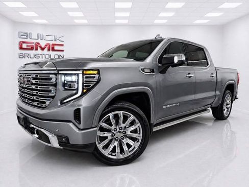 Used 2023 GMC Sierra 1500 Denali w/ Denali Reserve Package AWD/4WD image 1