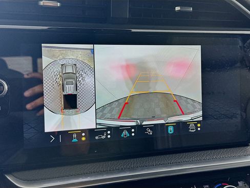 Used 2022 GMC Sierra 1500 Denali w/ Denali Reserve Package image 23