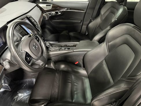 Used 2017 Volvo XC90 T6 Momentum w/ Vision Package AWD/4WD image 15