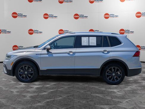 Used 2024 Volkswagen Tiguan SE w/ Panoramic Sunroof Package AWD/4WD image 8