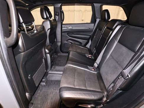 Used 2020 Jeep Grand Cherokee Altitude AWD/4WD image 15