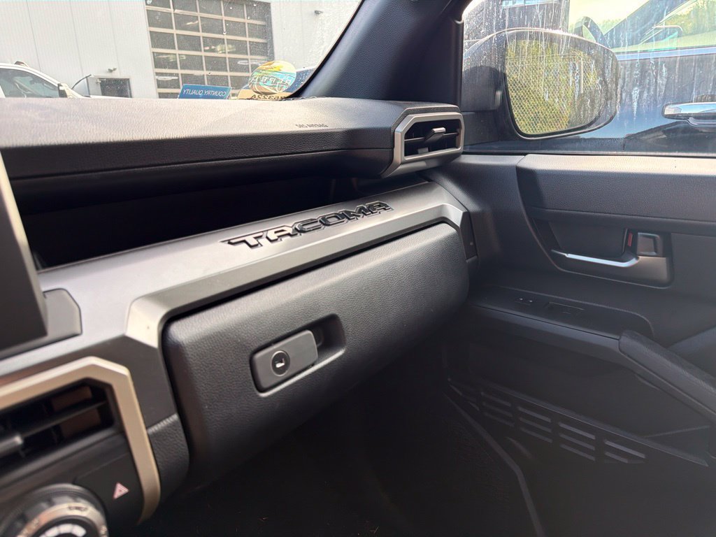 Used 2025 Toyota Tacoma TRD Sport AWD/4WD image 18