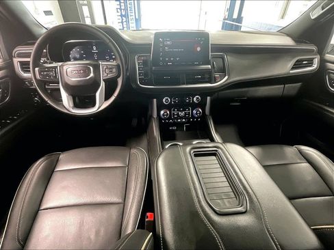 Used 2023 GMC Yukon XL SLT AWD/4WD image 22