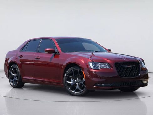 Used 2023 Chrysler 300 S RWD image 2