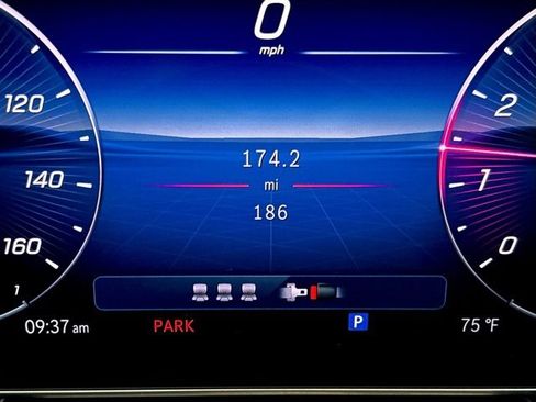 Used 2026 Mercedes-Benz GLC 300 4MATIC image 19