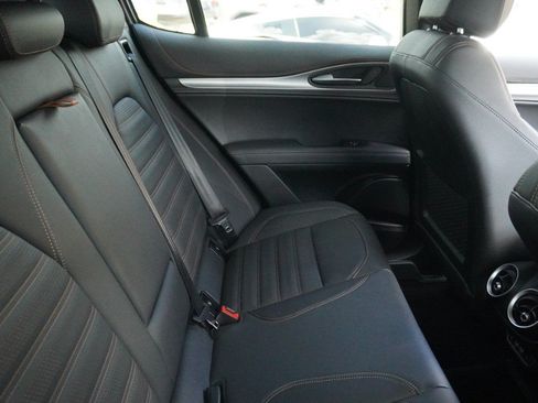 Used 2025 Alfa Romeo Stelvio Sprint AWD/4WD image 11