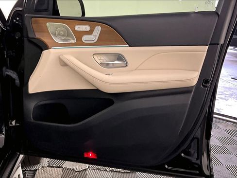 Used 2021 Mercedes-Benz GLE 350 4MATIC image 22