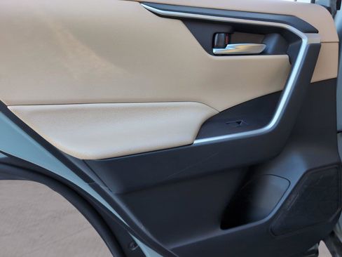 Used 2020 Toyota RAV4 XLE w/ Convenience Package image 35