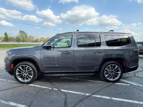 Used 2022 Jeep Wagoneer Series II w/ Premium Group I image 3