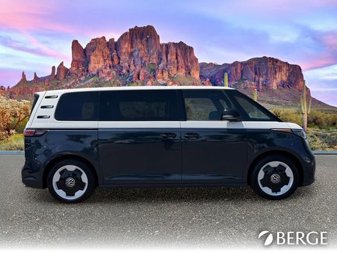 Used 2025 Volkswagen ID. Buzz Pro S Plus RWD image 8