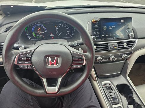 Used 2018 Honda Accord Hybrid image 5