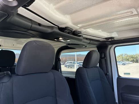 Used 2021 Jeep Wrangler Sport S image 23