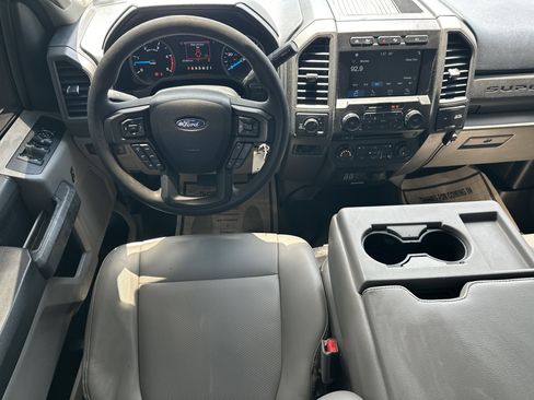 Used 2017 Ford F250 XL w/ Power Equipment Group AWD/4WD image 23