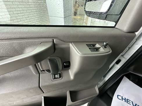 Used 2024 Chevrolet Express 2500 w/ Driver Convenience Package RWD image 20