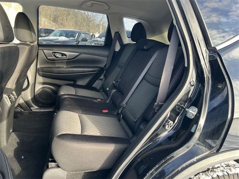 Used 2020 Nissan Rogue SV image 17
