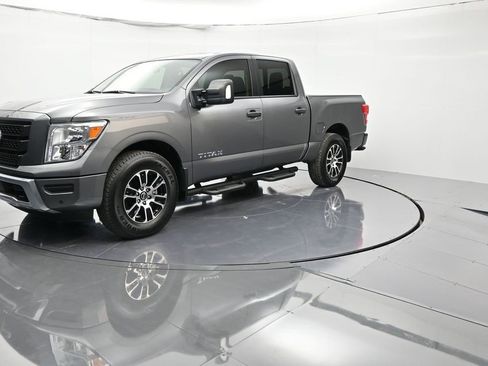 Used 2024 Nissan Titan SV w/ SV Convenience Package image 1