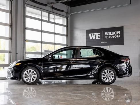 Used 2021 Toyota Camry LE image 1