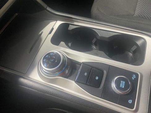 Used 2023 Ford Explorer XLT image 14