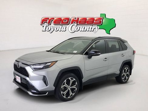 Used 2025 Toyota RAV4 XSE AWD/4WD image 1